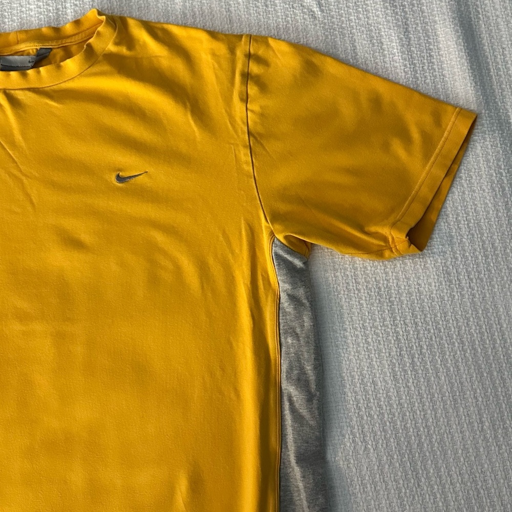 Gold/Grey Y2K Nike Vintage Shirt